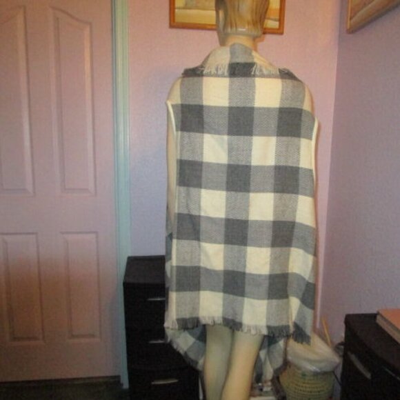 Shyanne SHILOH Sweater CARDIGAN Shawl WRAP Duster VEST Fringe SLEEVELESS Long OS - Picture 7 of 9